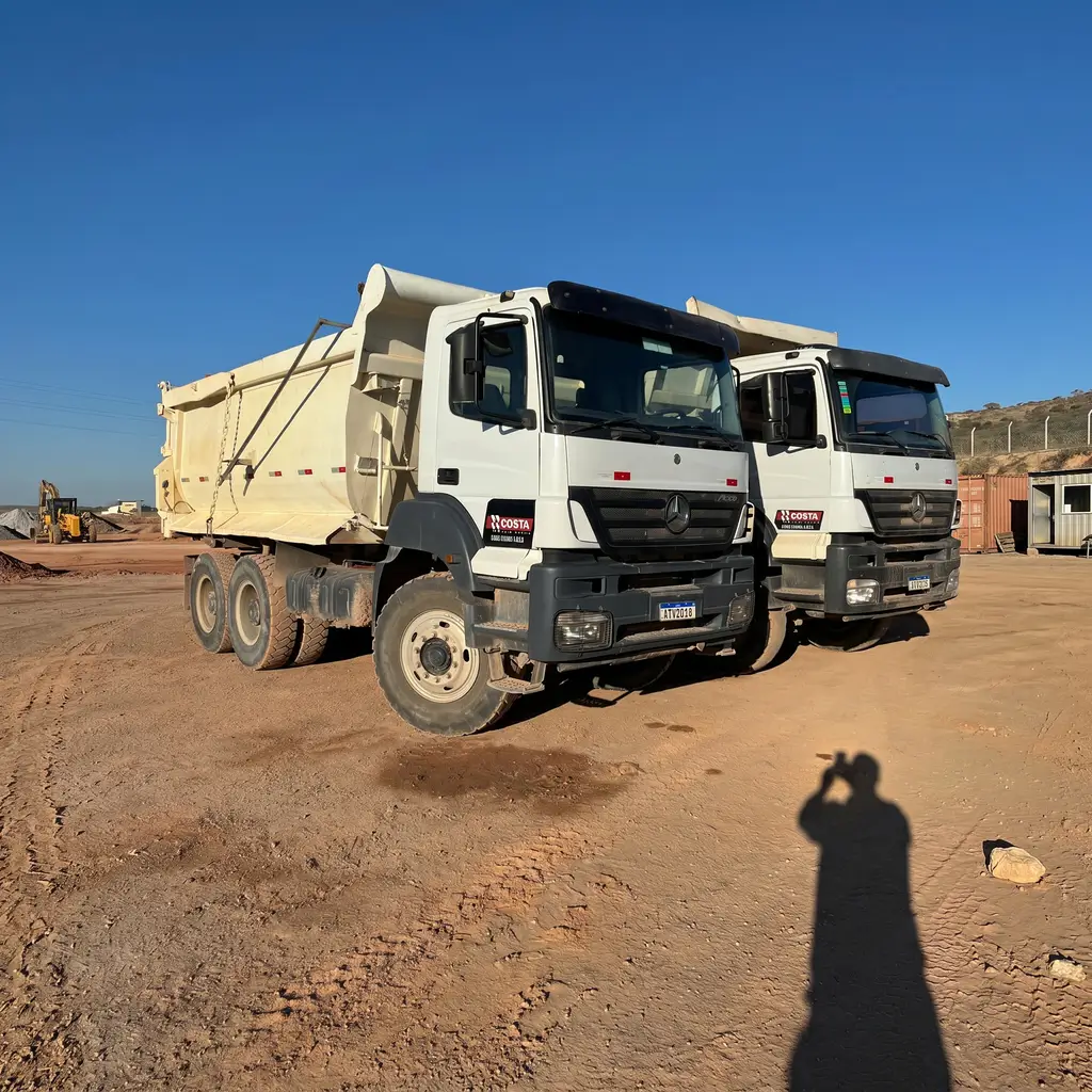 Frota de equipamentos próprios da RR Costa em operação